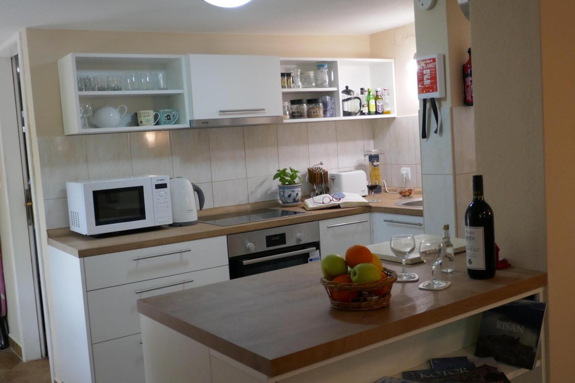 Ecohouse Risan Studio Luaran gambar