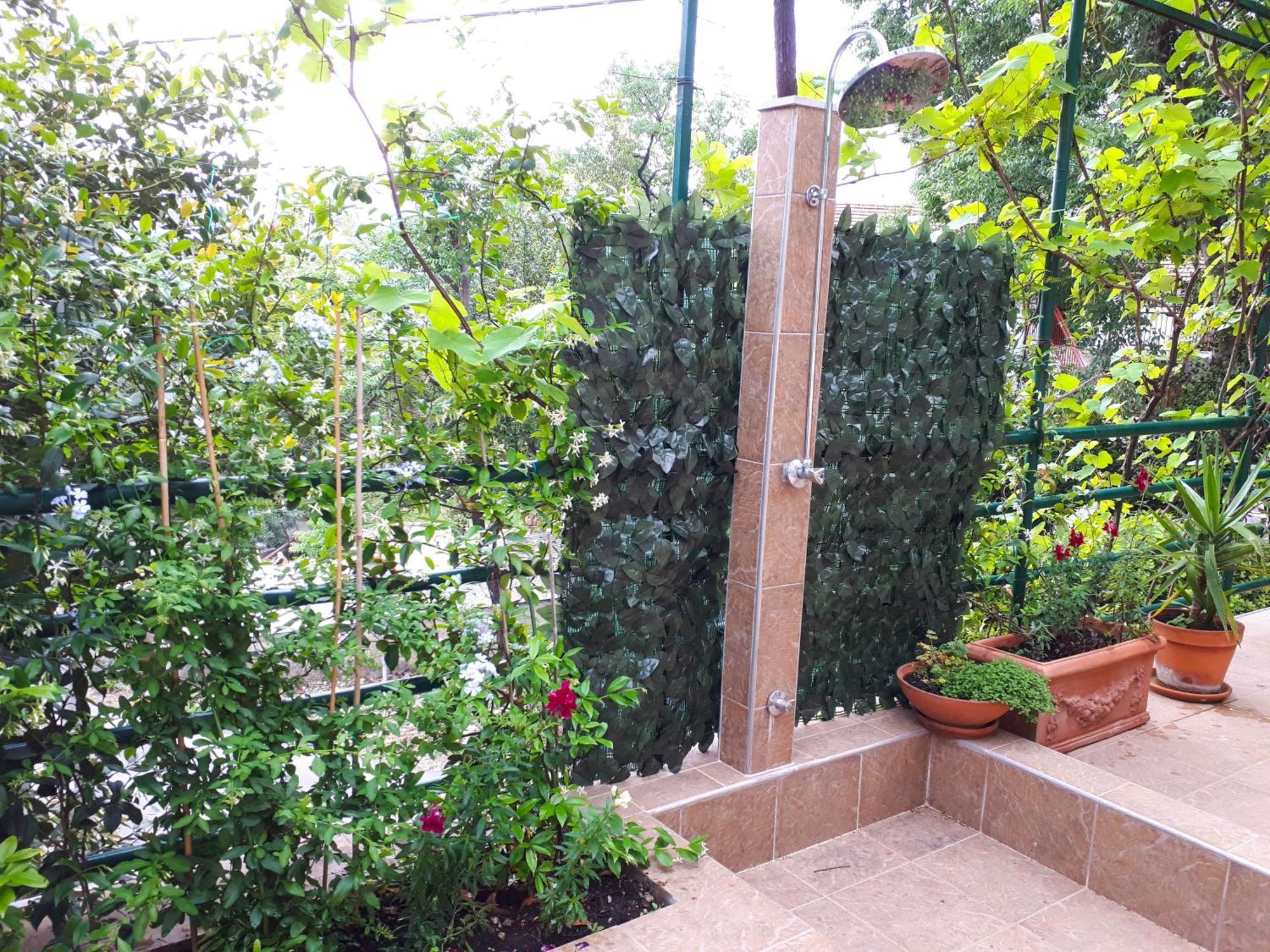 Ecohouse Risan Studio Luaran gambar